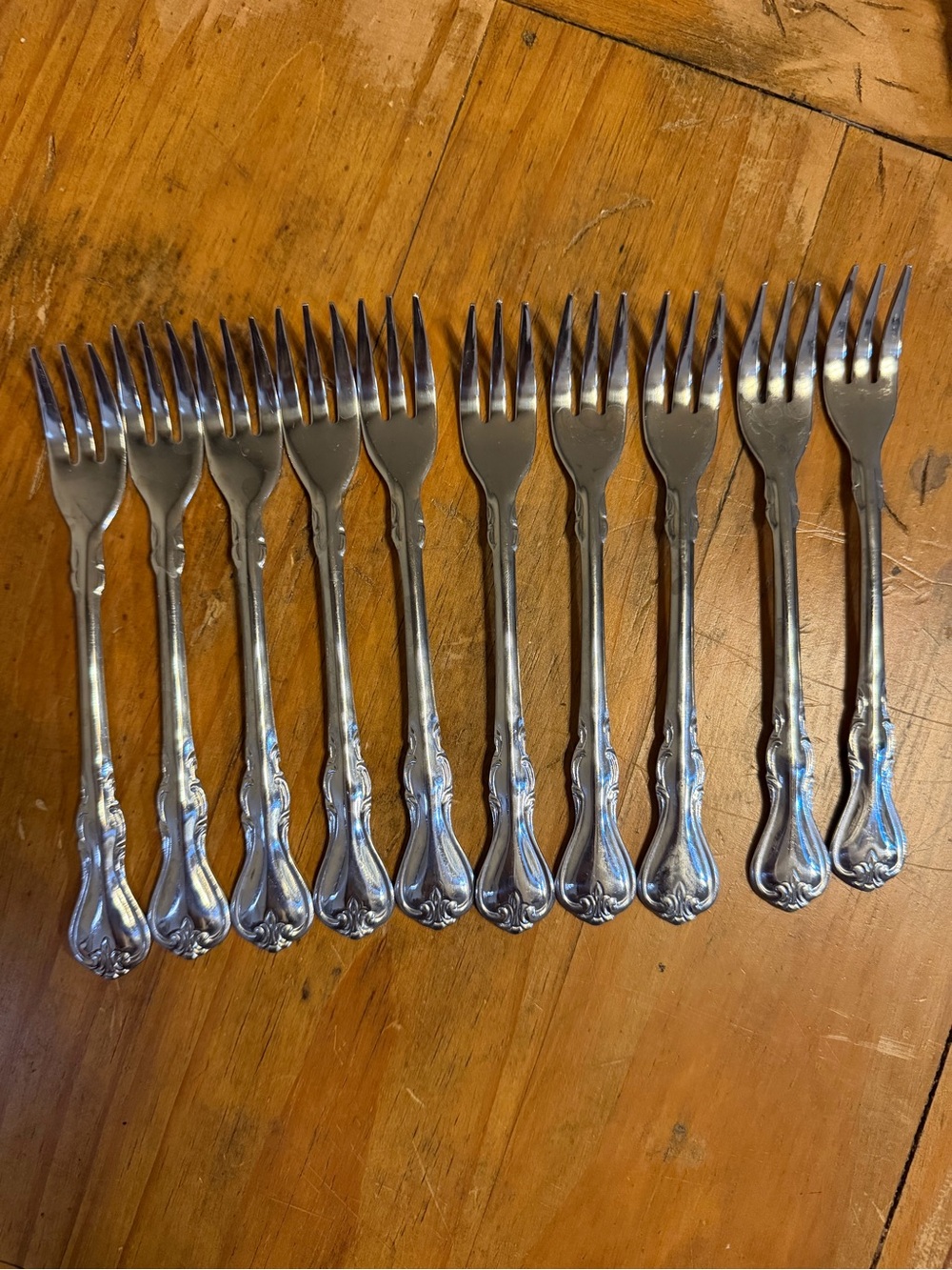 Cambridge Stainless Set of 10 Cocktail Seafood Appetizer Forks Fleur de Lis 6”
